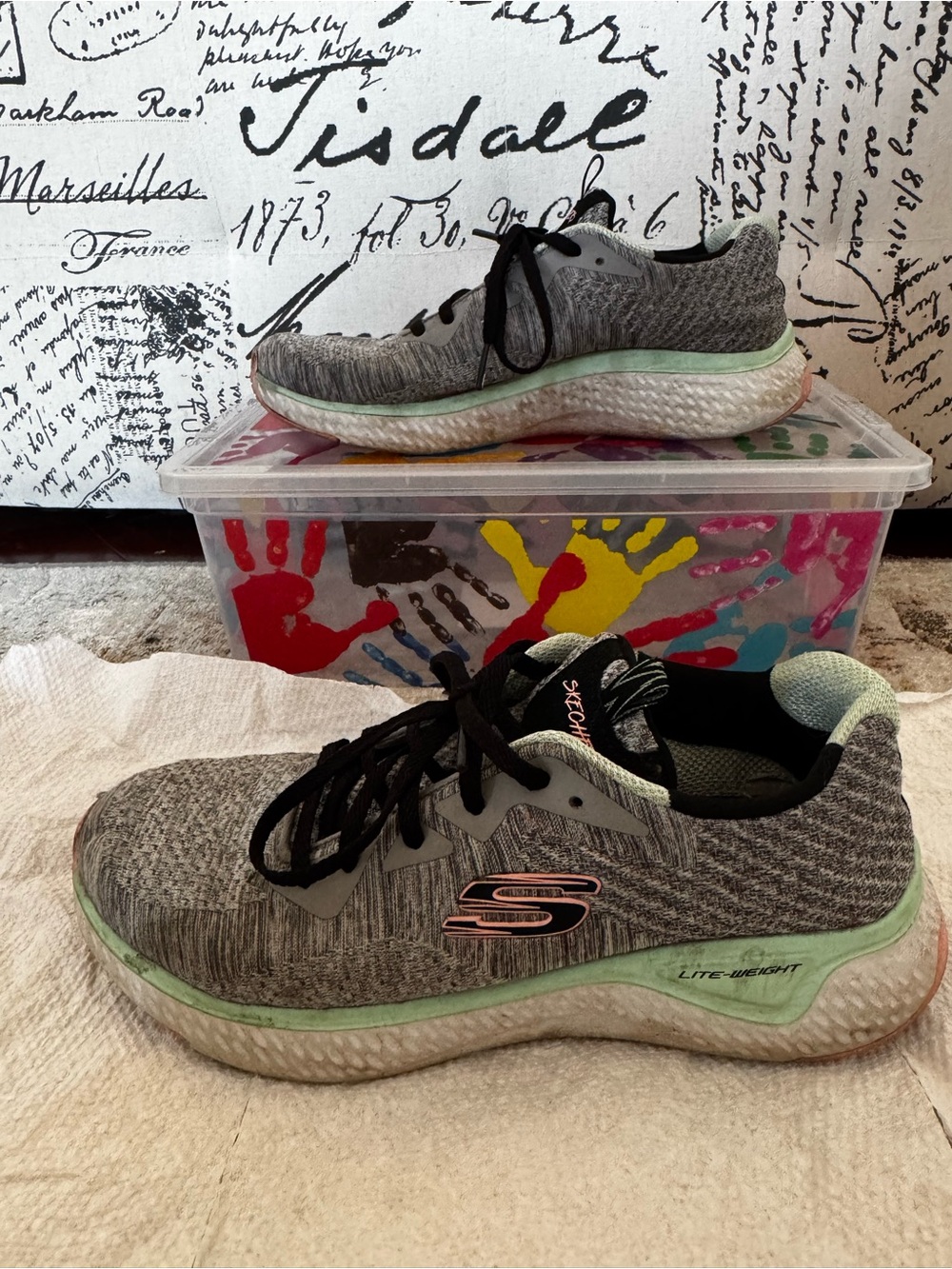Skechers Gray & Mint Green Athletic Sneakers Womens US 8